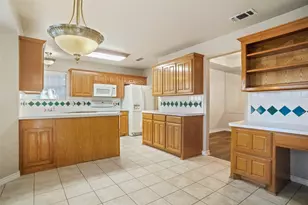 1025 Westgrove Dr, Saginaw, TX 76179 - Photo 7
