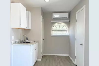 902 W Pearl Street, Granbury, TX 76048 - Photo 27