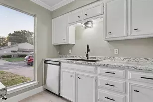 2755 Parkchester Dr, Arlington, TX 76015 - Photo 5