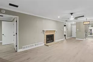2755 Parkchester Dr, Arlington, TX 76015 - Photo 3