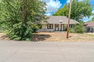 1406 Sycamore St, Commerce, TX 75428 - Photo 25