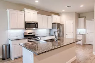 213 Mossy Clf Ln, Fort Worth, TX 76052 - Photo 7