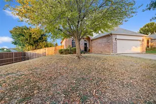 672 Rosario Ln, Fort Worth, TX 76052 - Photo 3