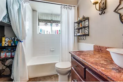 3722 Devonshire Court E, Irving, TX 75062 - Photo 9