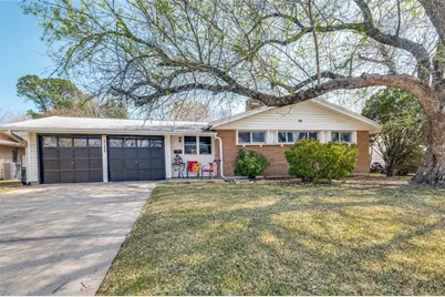 3722 Devonshire Court E, Irving, TX 75062 - Photo 1