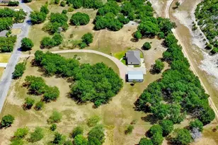 1110 W 23rd St, Clifton, TX 76634 - Photo 5