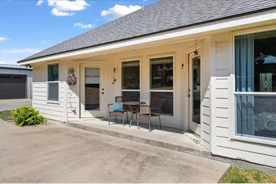 1110 W 23rd Street, Clifton, TX 76634 - Photo 3