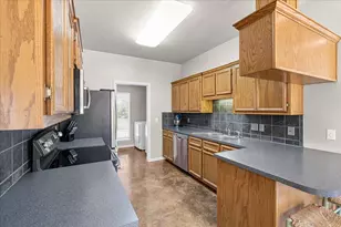 1110 W 23rd St, Clifton, TX 76634 - Photo 15