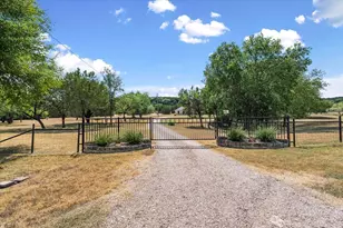 1110 W 23rd St, Clifton, TX 76634 - Photo 37