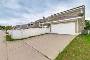 10249 Nantucket Dr, Providence Village, TX 76227 - Photo 25
