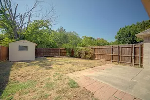 562 Continental Dr, Lewisville, TX 75067 - Photo 27