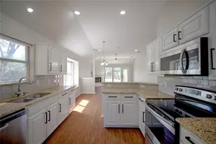 562 Continental Dr, Lewisville, TX 75067 - Photo 9