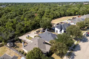 562 Continental Dr, Lewisville, TX 75067 - Photo 33