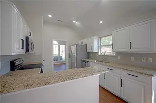 562 Continental Dr, Lewisville, TX 75067 - Photo 9