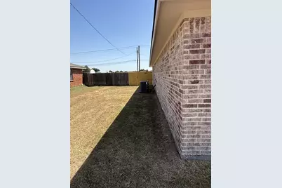 402 N Nolan River Road #A, Cleburne, TX 76033 - Photo 17