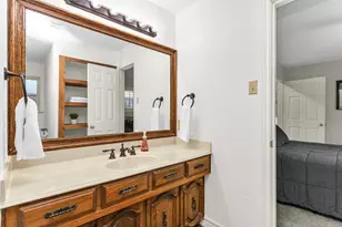 10139 Cherry Tree Dr, Dallas, TX 75243 - Photo 27