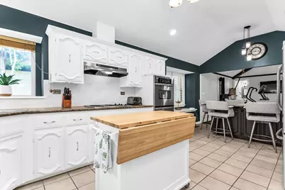 10139 Cherry Tree Drive, Dallas, TX 75243 - Photo 9