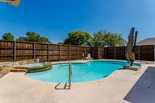 10139 Cherry Tree Dr, Dallas, TX 75243 - Photo 35