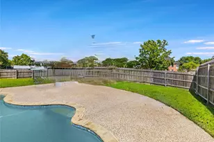 6113 Cliffbrook Dr, North Richland Hills, TX 76180 - Photo 7