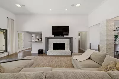 8710 Sanshire Avenue, Dallas, TX 75231 - Photo 7