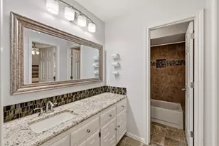 8710 Sanshire Ave, Dallas, TX 75231 - Photo 23