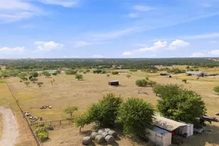 12880 N County Line Rd, Ponder, TX 76259 - Photo 33
