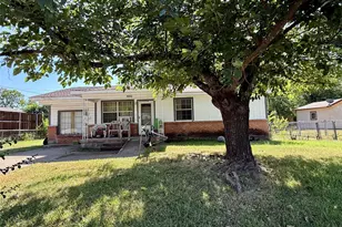 1313 S Rockwall Ave, Terrell, TX 75160 - Photo 1