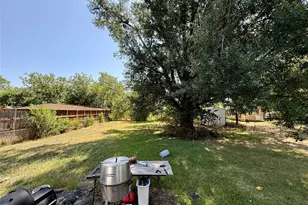 1313 S Rockwall Ave, Terrell, TX 75160 - Photo 17