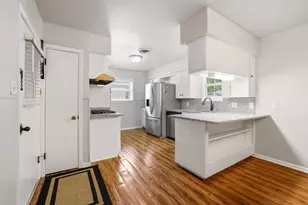 813 S Andrews St, Sherman, TX 75090 - Photo 9