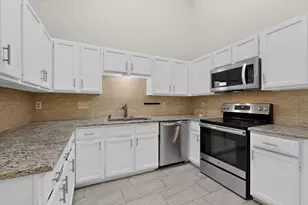 304 Cole St, Garland, TX 75040 - Photo 9