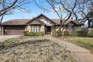 604 Baker Dr, Hurst, TX 76054 - Photo 1