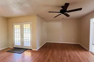 4425 Wedgmont Cir S, Fort Worth, TX 76133 - Photo 5