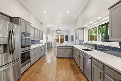 8814 Sanshire Avenue, Dallas, TX 75231 - Photo 11