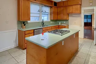 918 E Franklin St, Hillsboro, TX 76645 - Photo 7