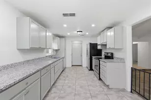 2400 York Minster Ct, Arlington, TX 76006 - Photo 9