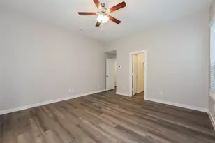 725 PAINTED LOON DR, Arlington, TX 76005 - Photo 13