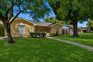 831 Kelso Dr, Dallas, TX 75211 - Photo 1