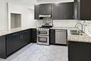 1719 25th St, Fort Worth, TX 76164 - Photo 3