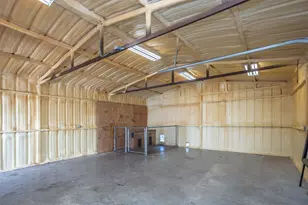610 S Lee St, Valley View, TX 76272 - Photo 35