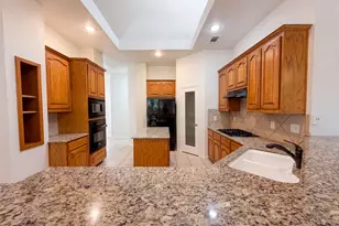 8526 Vista Grande Dr, Dallas, TX 75249 - Photo 11