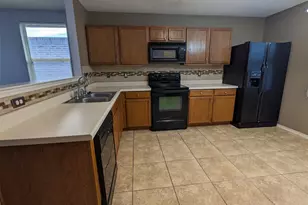 16424 Red River Ln, Fort Worth, TX 76247 - Photo 3