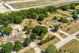 247 Chapel Hill Ln, Waxahachie, TX 75165 - Photo 31