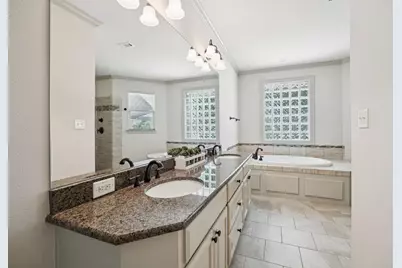 101 Beacon Court, Mabank, TX 75143 - Photo 17