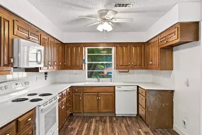 809 S Atkerson Lane, Euless, TX 76040 - Photo 7