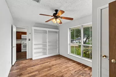 809 S Atkerson Lane, Euless, TX 76040 - Photo 5