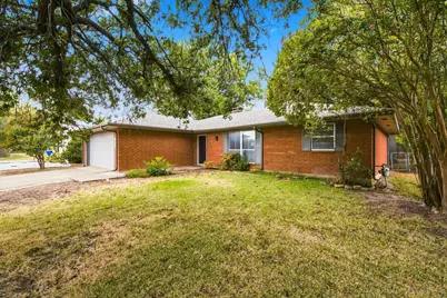 809 S Atkerson Lane, Euless, TX 76040 - Photo 3