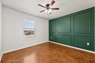 624 Lunar Cir, Granbury, TX 76049 - Photo 7