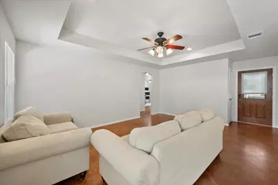 624 Lunar Circle, Granbury, TX 76049 - Photo 3