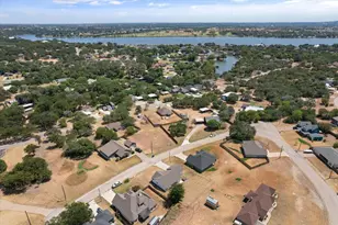 624 Lunar Cir, Granbury, TX 76049 - Photo 21