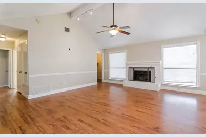 2313 Lakeshore Lane, Rowlett, TX 75088 - Photo 9